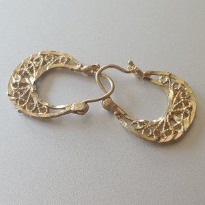 Vintage, authentic Italian gold filigree earrings